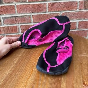 Water shoes, kids 5/6